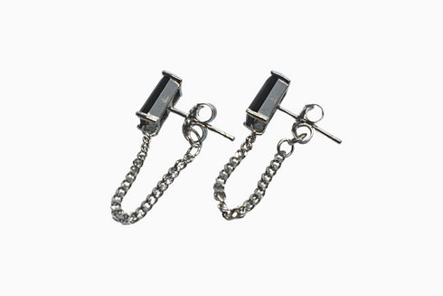 Ameya अमेय | Onyx | Ohrstecker mit Kette | Silber | Rhodiniert