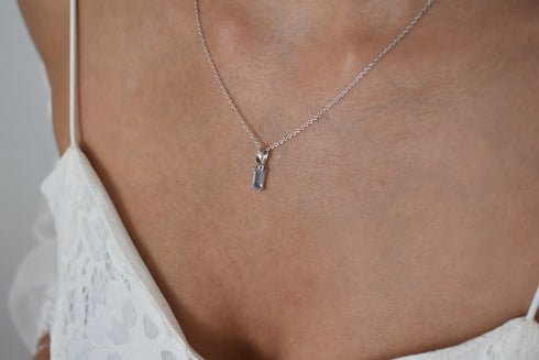 Ameya अमेय | Blauer Topas | Halskette | Silber | Rhodiniert