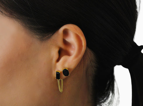Ameya अमेय | Onyx | Ohrstecker mit Kette | 18K Vermeil Vergoldung