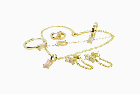 Ameya अमेय | Rosenquarz | Ohrstecker mit Kette | 18K Vermeil Vergoldung