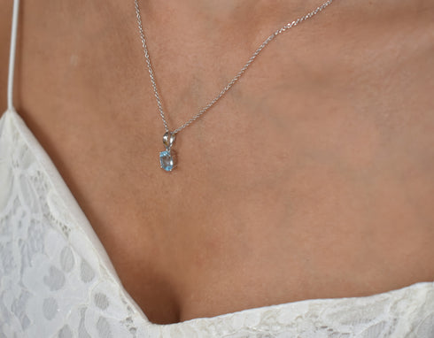 Divya दिव्या | Blauer Topas | Halskette | Silber | Rhodiniert